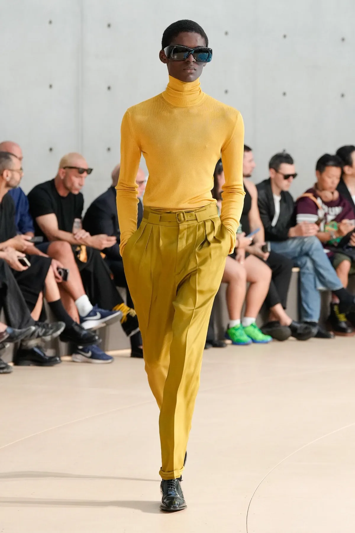 BST nam Saint Laurent Xuân/Hè 2026