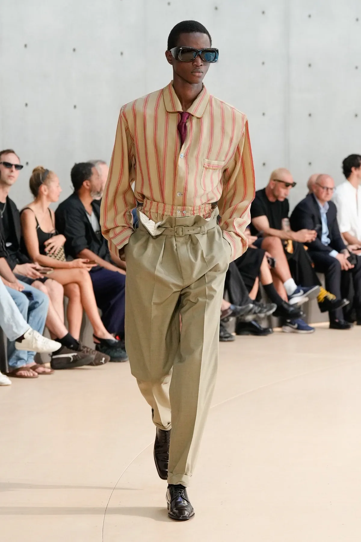 BST nam Saint Laurent Xuân/Hè 2026