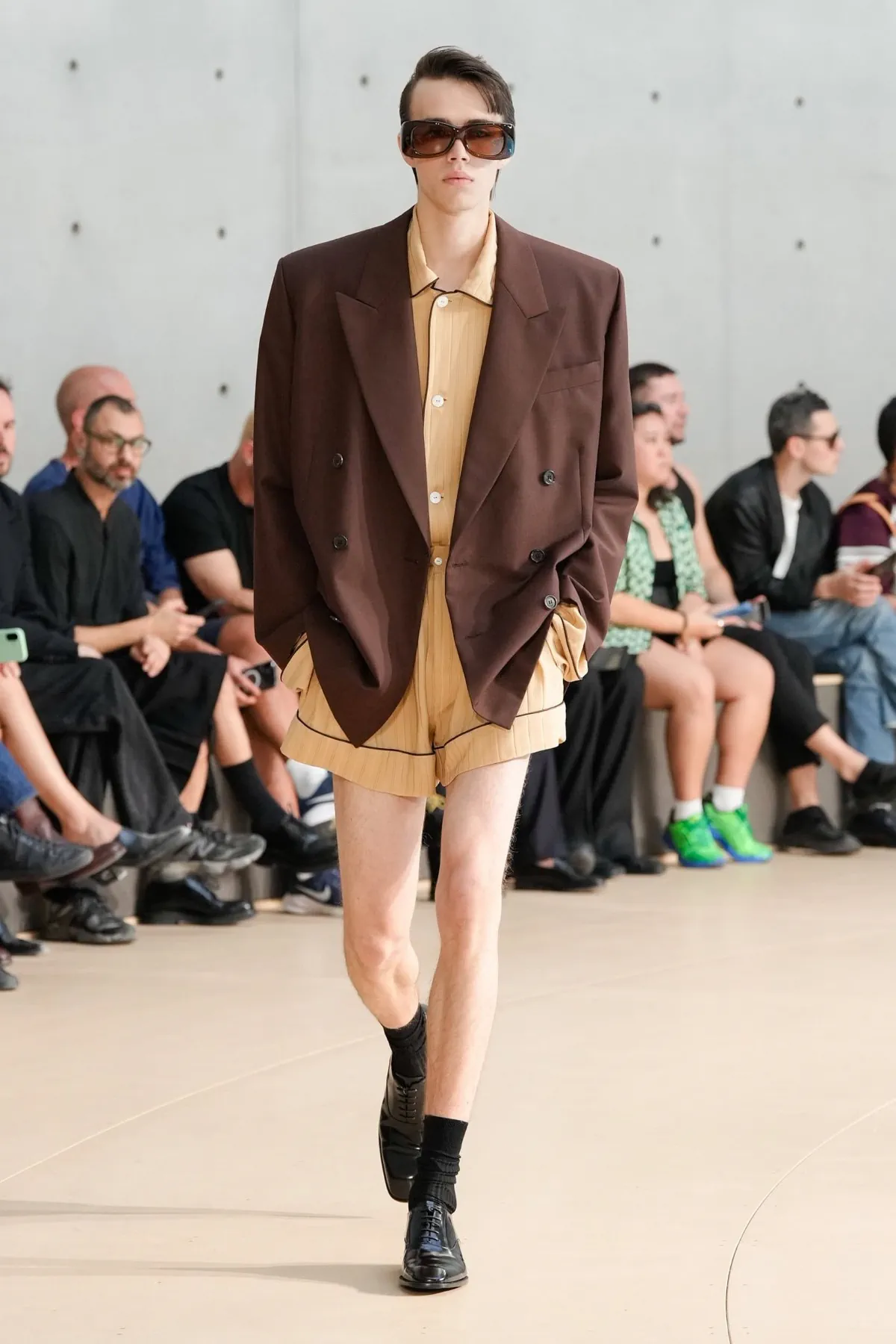 BST nam Saint Laurent Xuân/Hè 2026