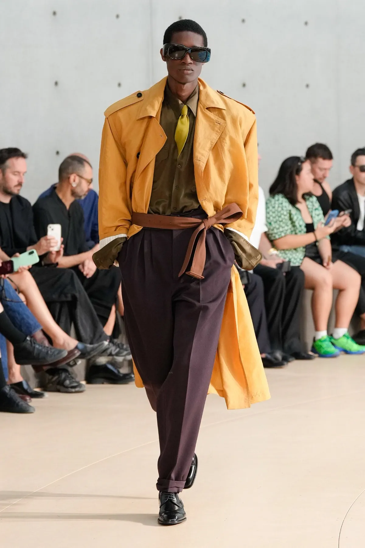BST nam Saint Laurent Xuân/Hè 2026