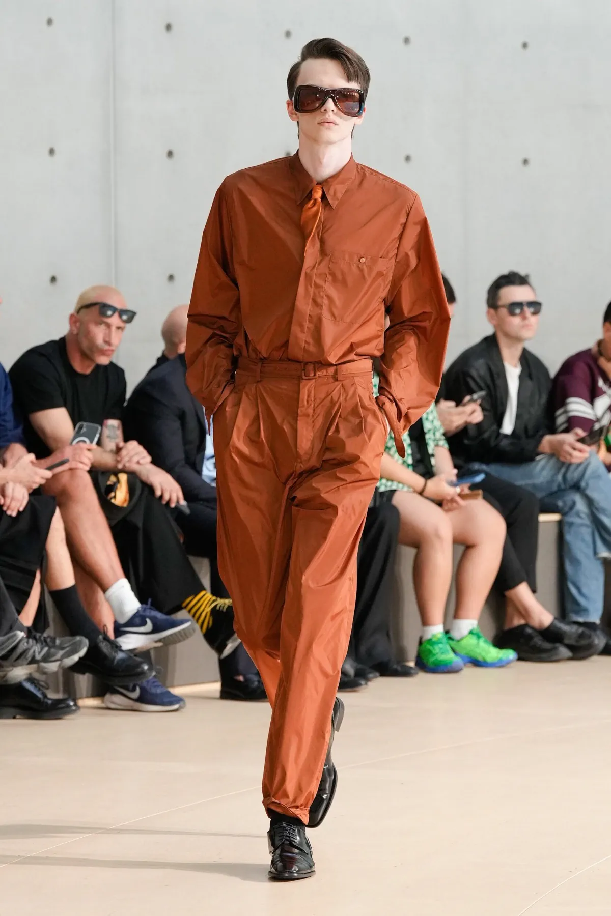 BST nam Saint Laurent Xuân/Hè 2026