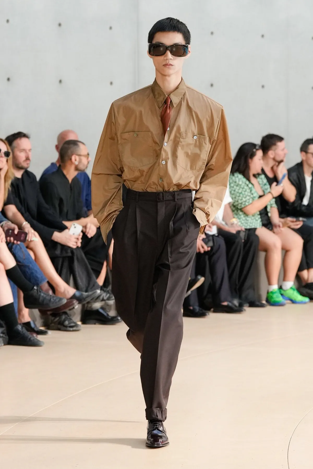 BST nam Saint Laurent Xuân/Hè 2026
