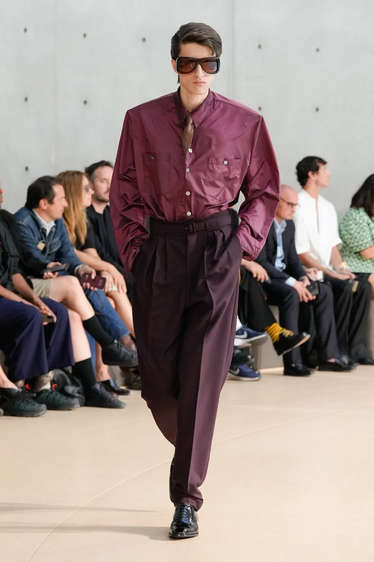 BST nam Saint Laurent Xuân/Hè 2026
