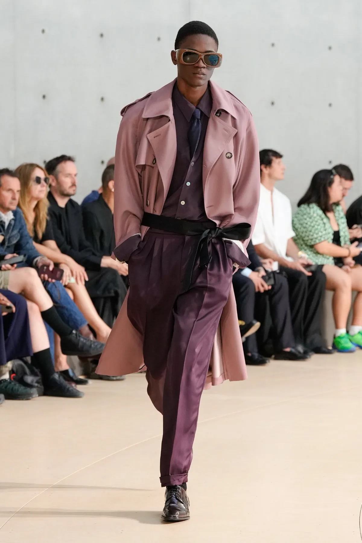 BST nam Saint Laurent Xuân/Hè 2026