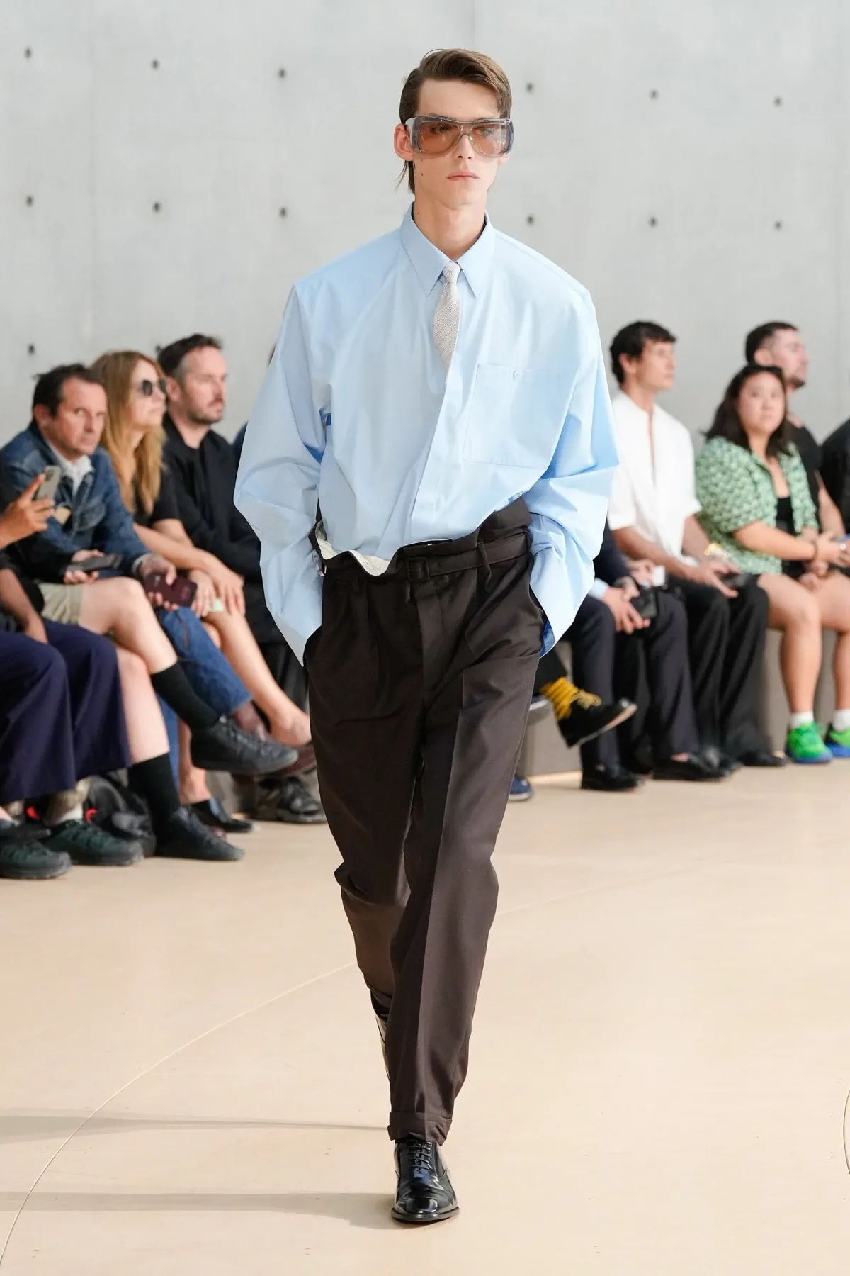BST nam Saint Laurent Xuân/Hè 2026