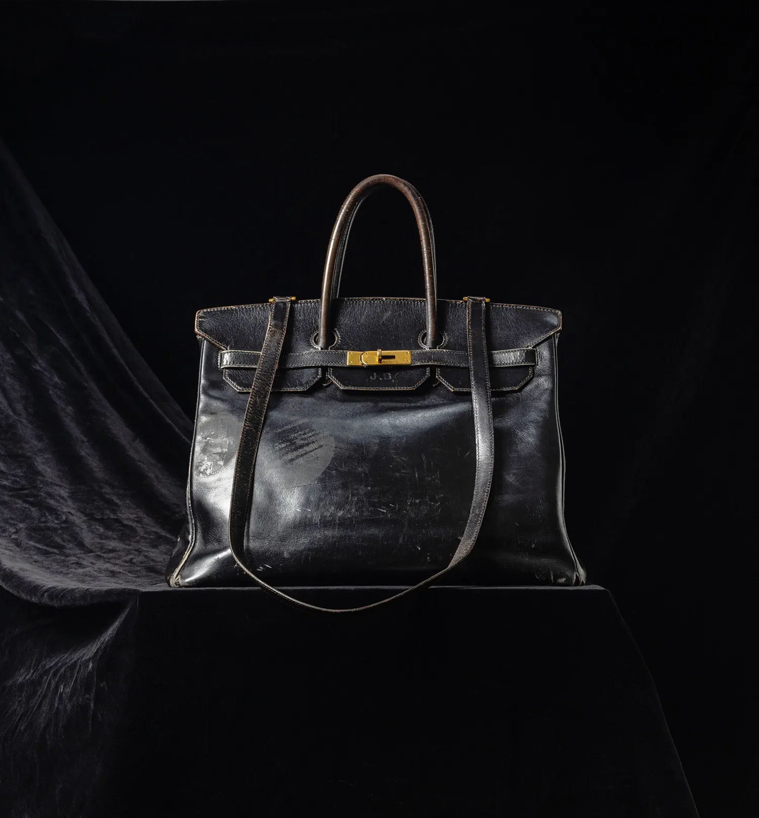 Túi Hermès Birkin nguyên bản của Jane Birkin chạm mốc 8,6 triệu euro Sotheby's Paris đấu giá chiếc túi Hermès Birkin nguyên bản của Jane Birkin
