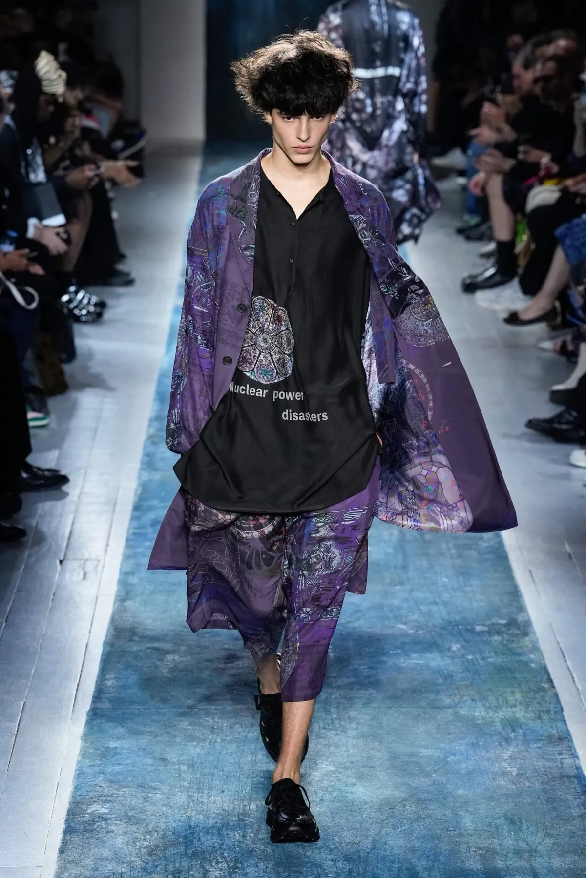 BST nam Yohji Yamamoto Xuân/Hè 2026 truyền tải thông điệp bảo vệ môi trường thông qua thời trang