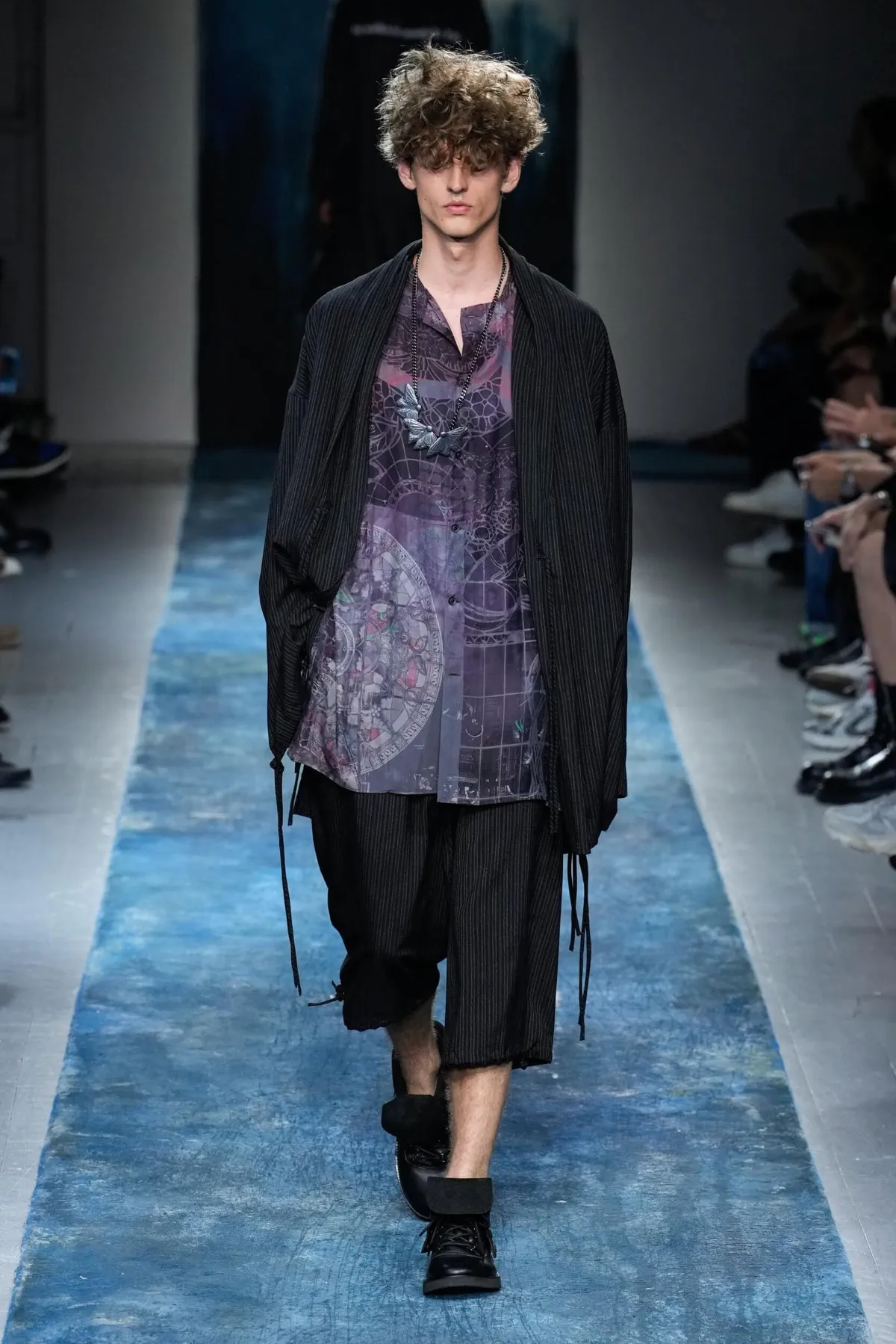 BST nam Yohji Yamamoto Xuân/Hè 2026 truyền tải thông điệp bảo vệ môi trường thông qua thời trang
