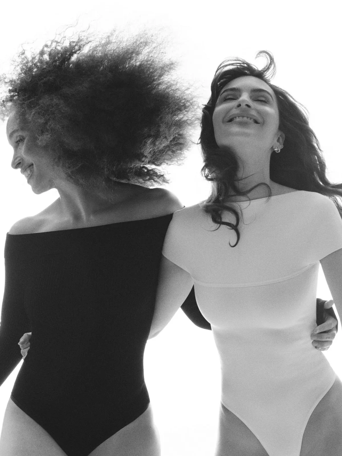 Porter Magazine 07/2025: Adwoa Aboah và Emily Ratajkowski chụp bởi Felix Cooper