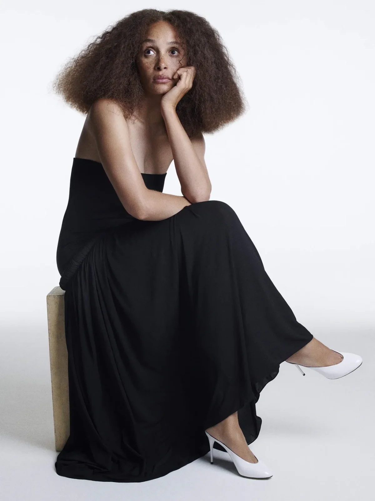 Porter Magazine 07/2025: Adwoa Aboah và Emily Ratajkowski chụp bởi Felix Cooper