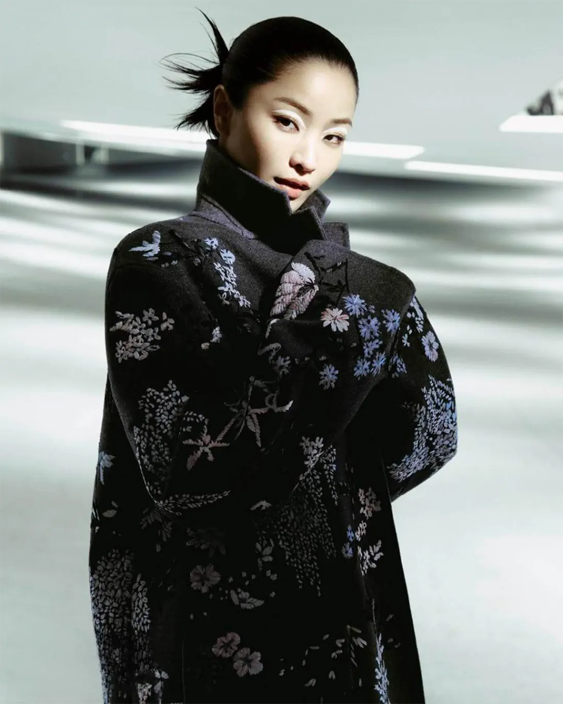 Vogue Nhật Bản 07/2025: Anna Sawai chụp bởi Nick Yang Vogue Nhật Bản 07/2025: Anna Sawai chụp bởi Nick Yang