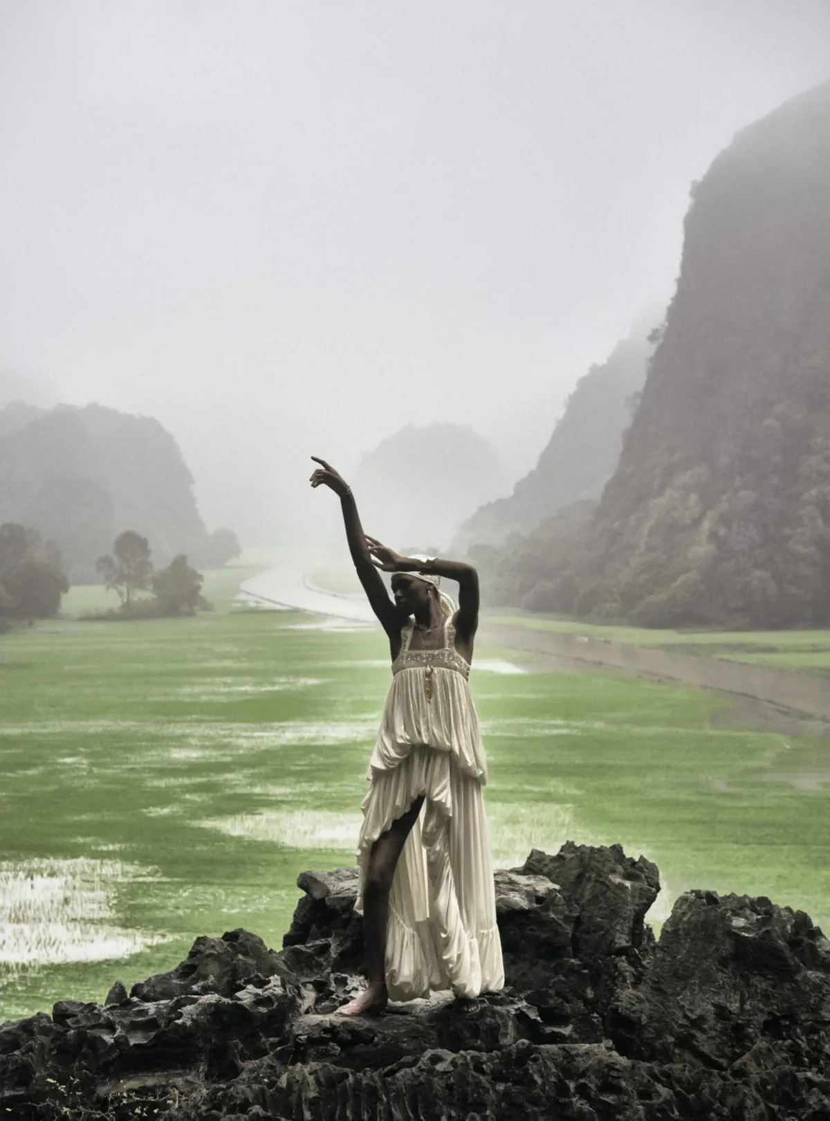 Harper's Bazaar US Hè 2025: Awar Odhiang chụp bởi Pieter Hugo