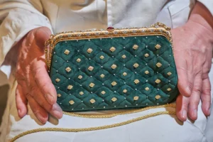Buccellati ra mắt ba chiếc túi đính đá quý tại Tuần lễ Trang sức cao cấp Paris