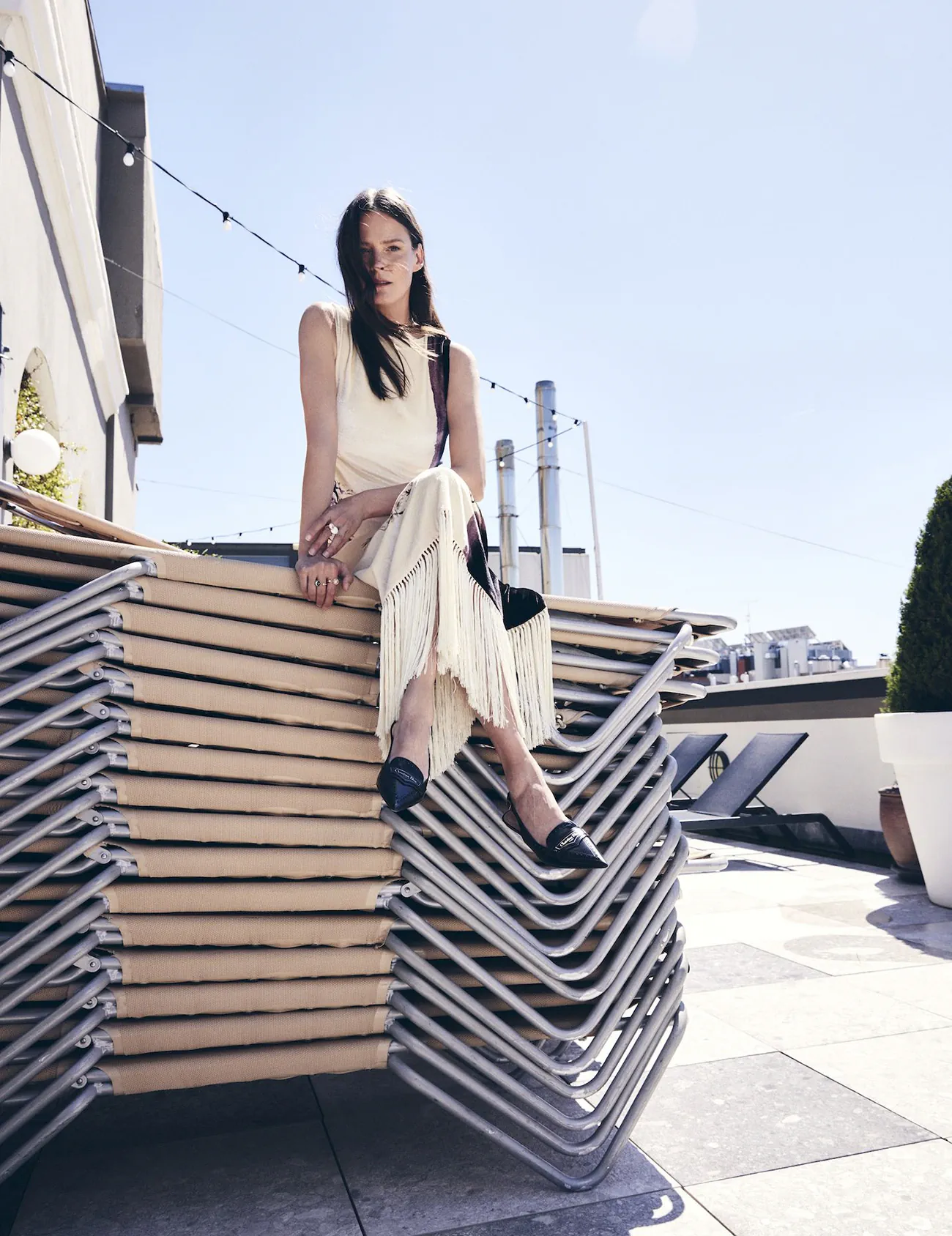 Harper's Bazaar Tây Ban Nha 07-08/2025: Carmen Kass chụp bởi Rocío Ramos Harper's Bazaar Tây Ban Nha 07-08/2025: Carmen Kass chụp bởi Rocío Ramos