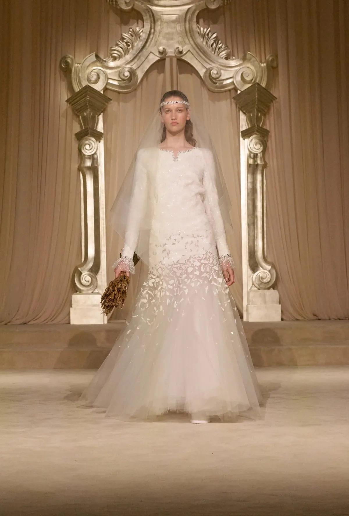 Chanel Haute Couture Thu/Đông 2025: Cảm hứng thiên nhiên Scotland giữa lòng Paris Chanel Haute Couture Thu/Đông 2025
