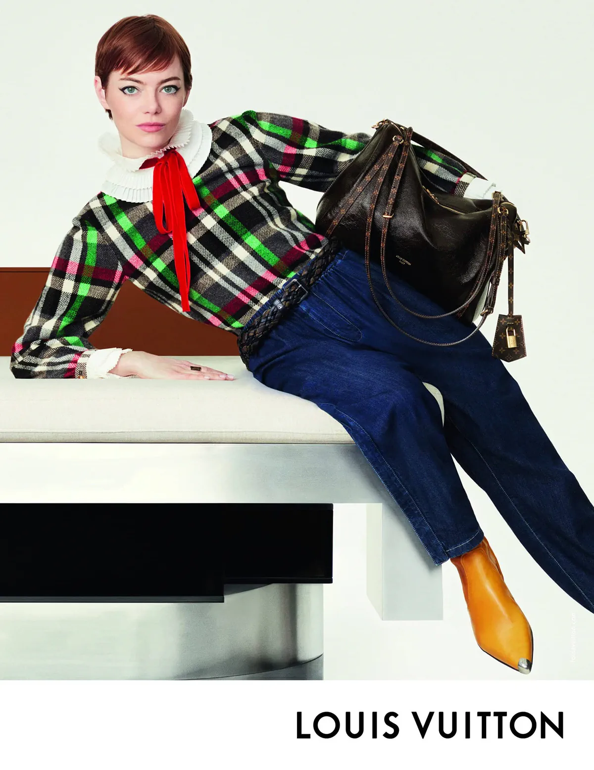 Chiến dịch quảng cáo Louis Vuitton Thu/Đông 2025 tĩnh lặng và đầy suy tư Chiến dịch quảng cáo Louis Vuitton Thu/Đông 2025 tĩnh lặng và đầy suy tư