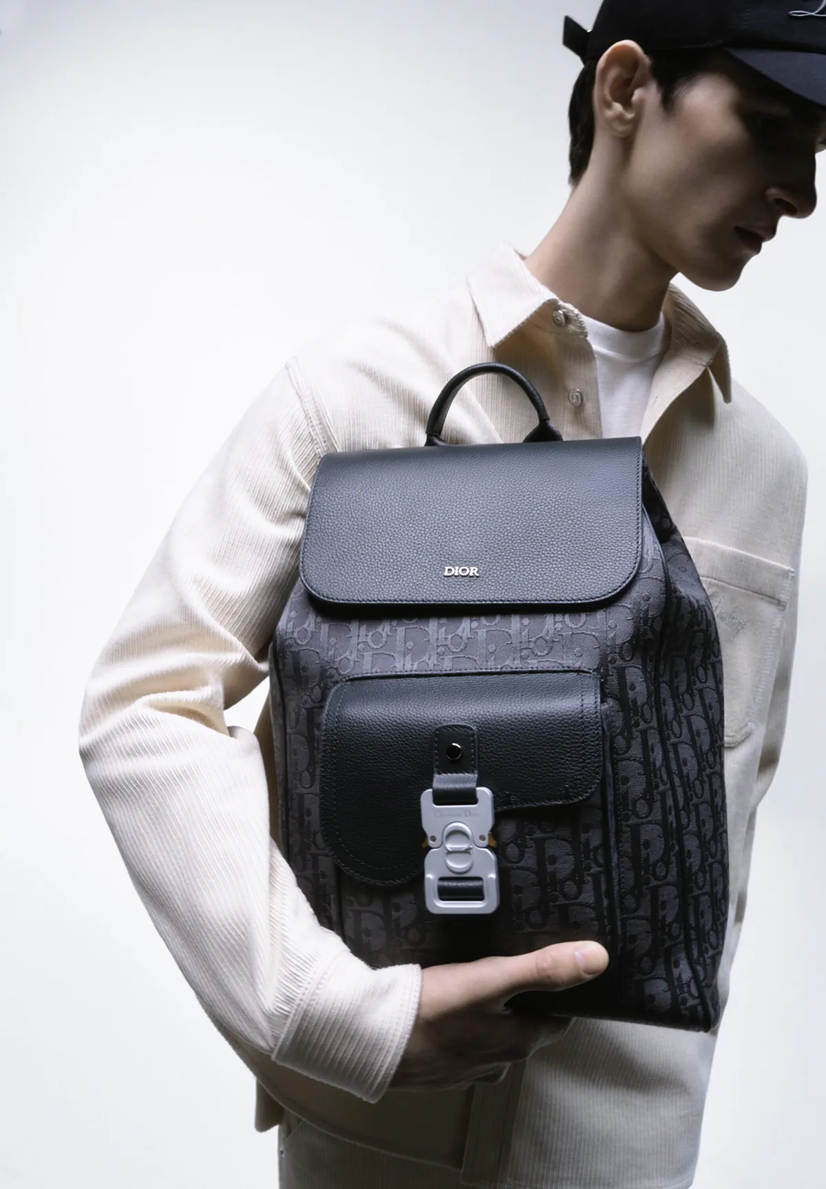 Dior Men khơi lại di sản với bộ sưu tập capsule “Diorling” Dior Men khơi lại di sản với bộ sưu tập capsule “Diorling”