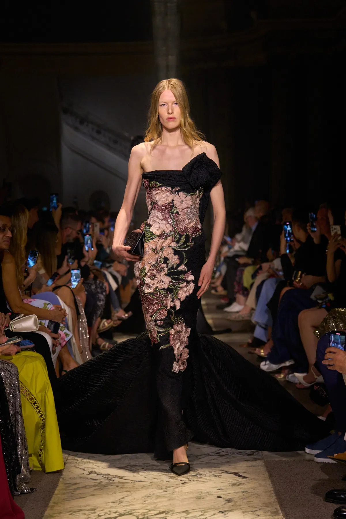 Elie Saab Haute Couture Thu/Đông 2025