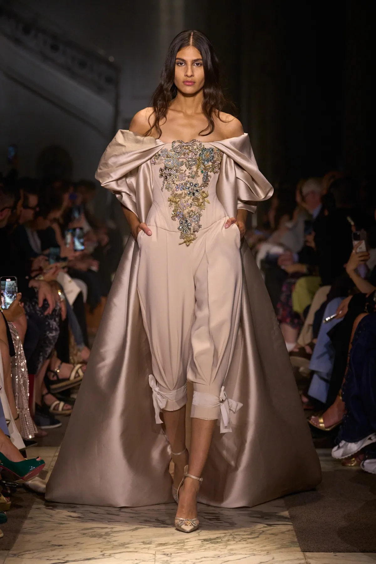 Elie Saab Haute Couture Thu/Đông 2025