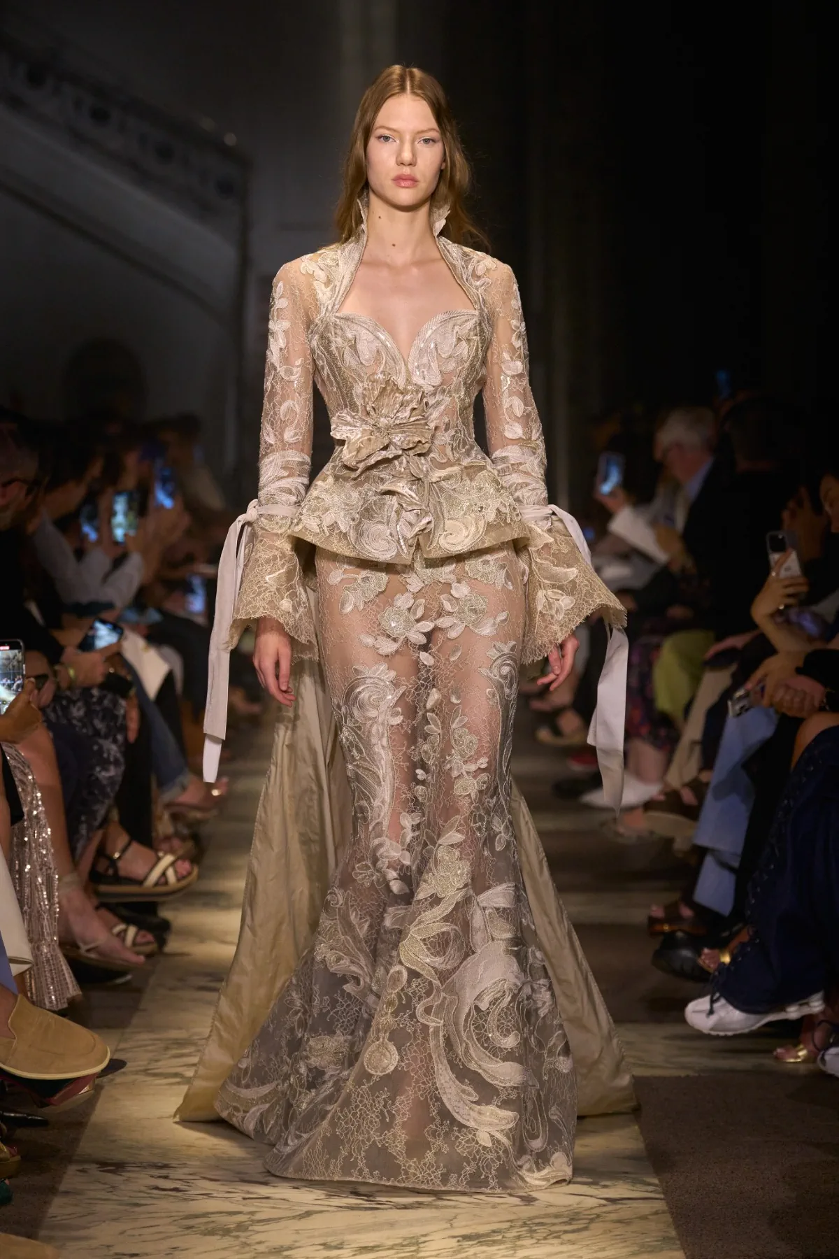Elie Saab Haute Couture Thu/Đông 2025