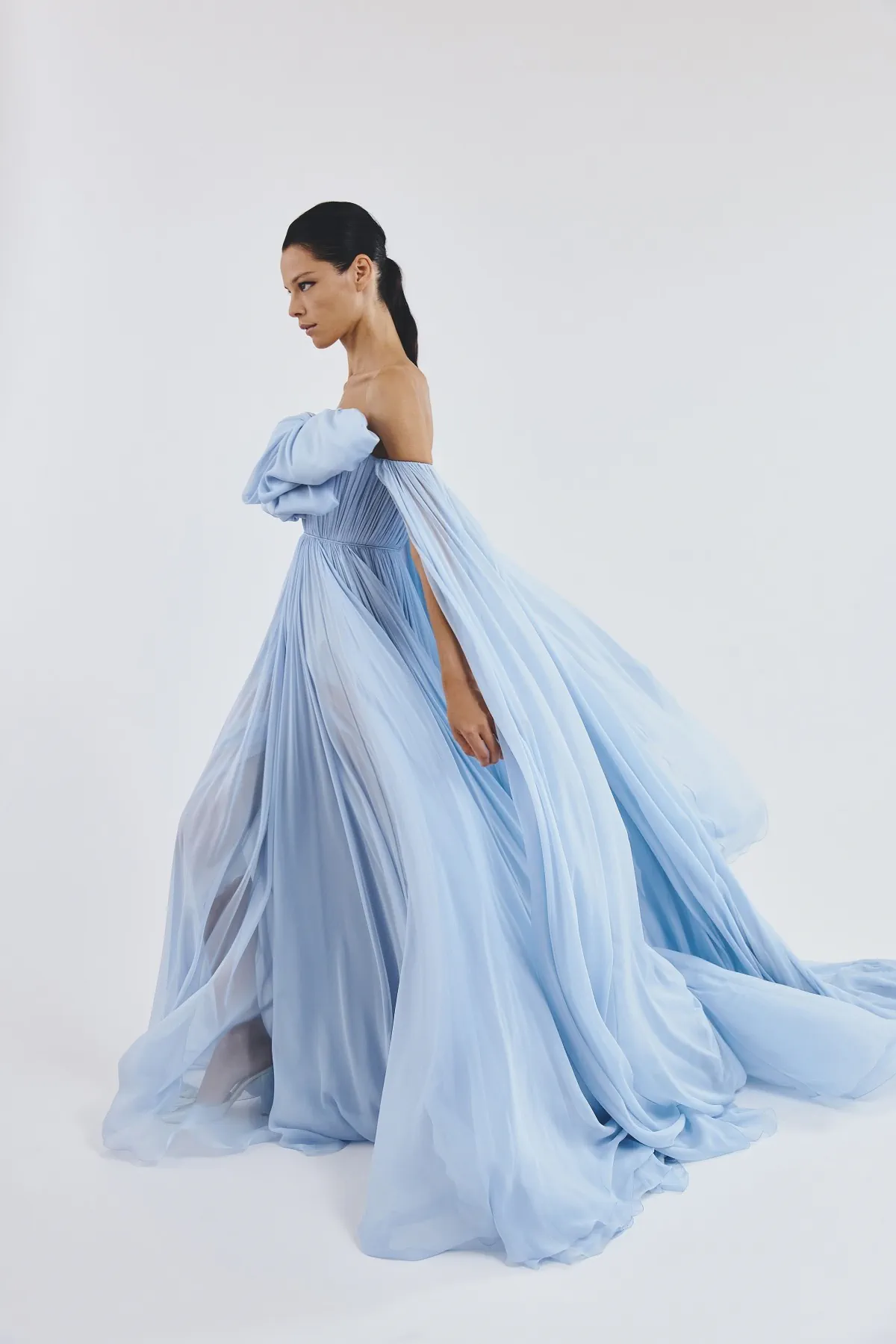 Giambattista Valli Haute Couture Thu/Đông 2025: Những nữ thần trong khu vườn Rococo