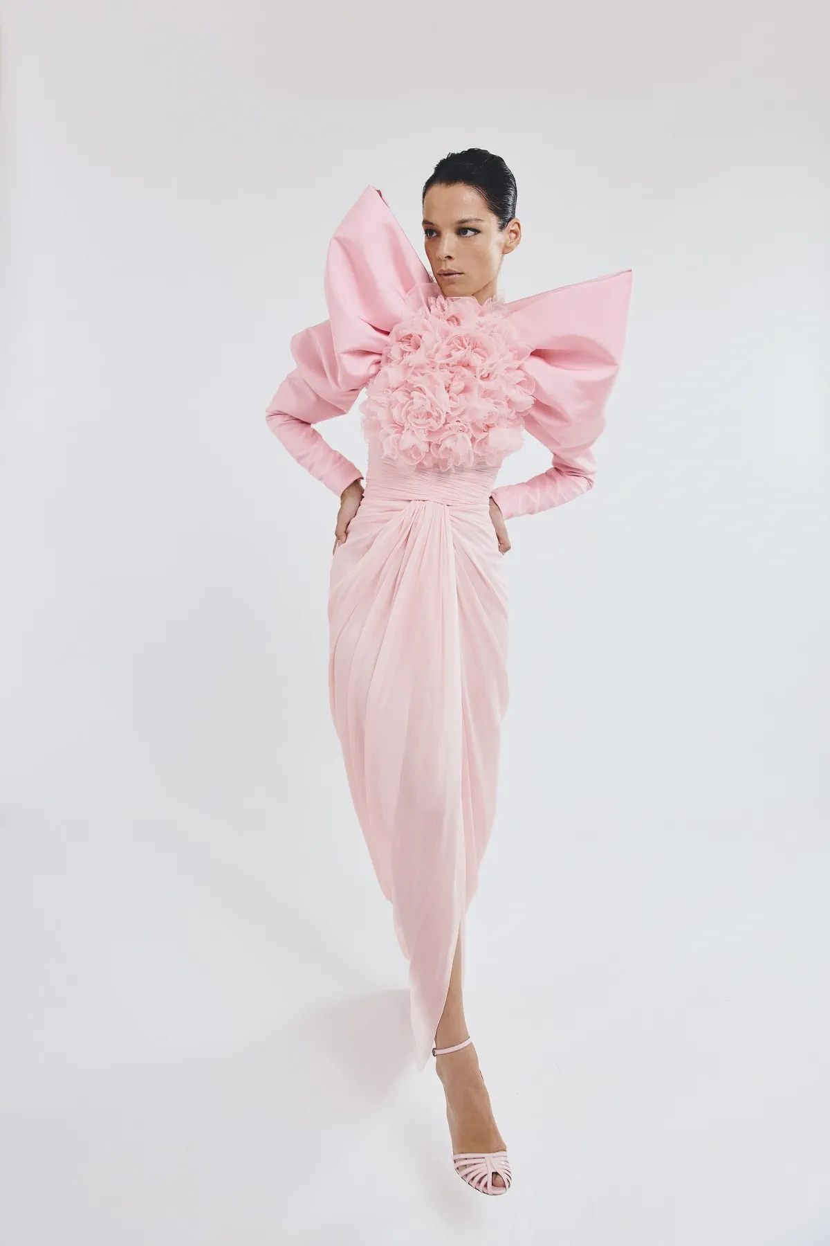 Giambattista Valli Haute Couture Thu/Đông 2025: Những nữ thần trong khu vườn Rococo