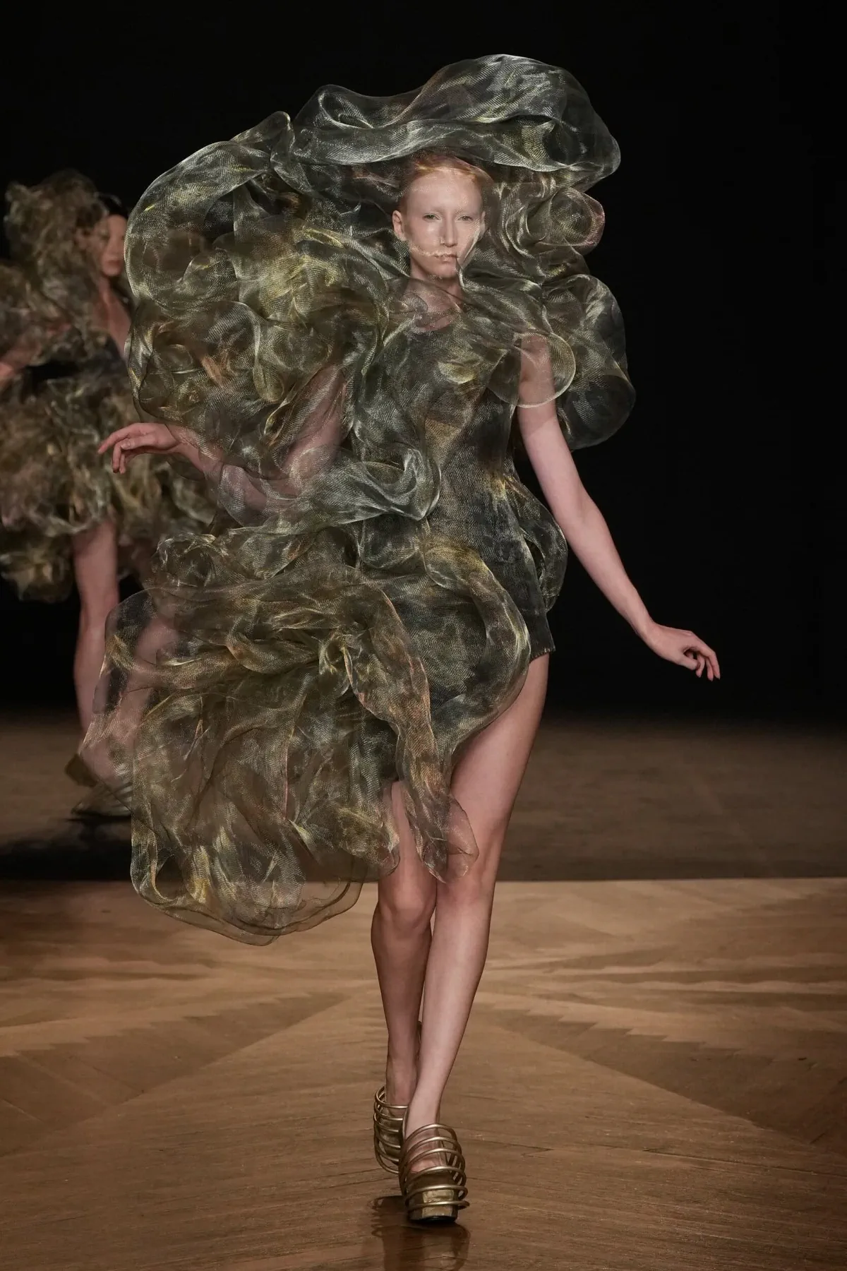 Iris van Herpen Haute Couture Thu/Đông 2025