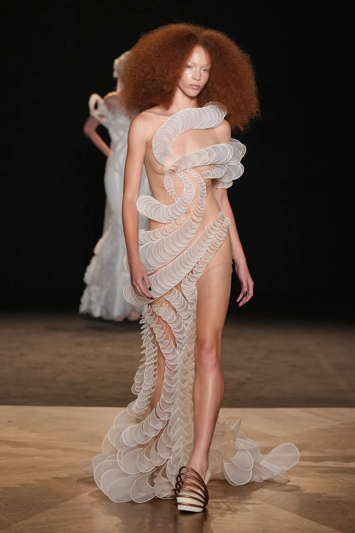 Iris van Herpen Haute Couture Thu/Đông 2025
