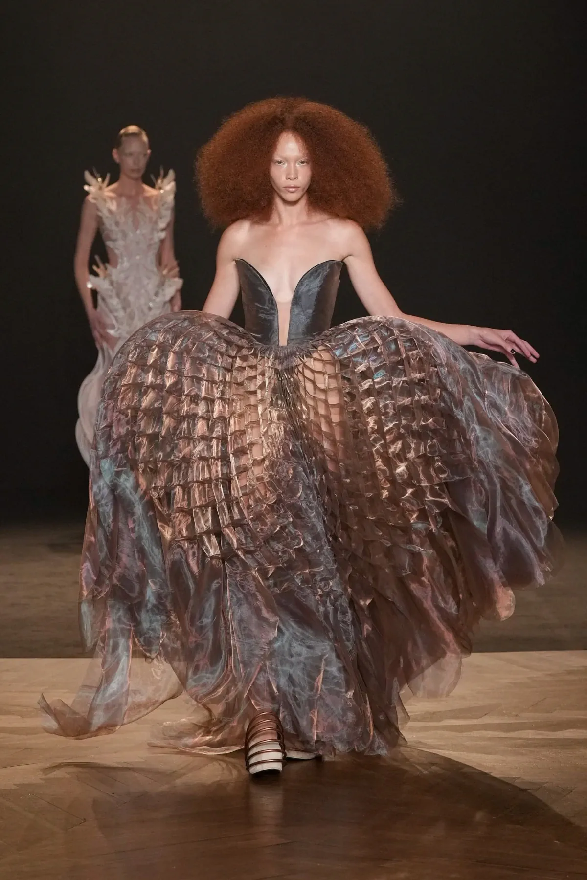 Iris van Herpen Haute Couture Thu/Đông 2025