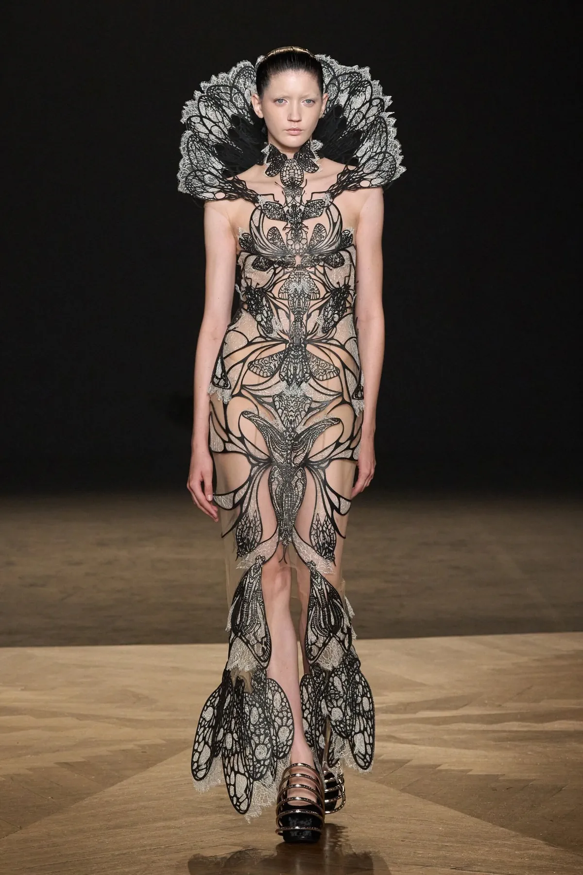 Iris van Herpen Haute Couture Thu/Đông 2025