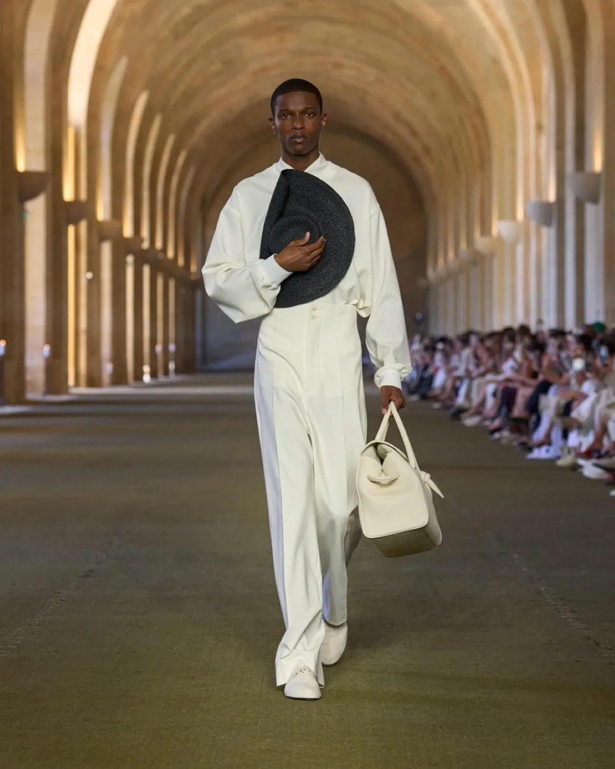 Jacquemus Xuân/Hè 2026 tôn vinh nguồn gốc của nhà thiết kế