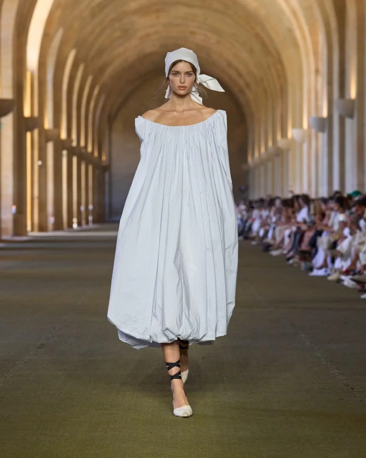 Jacquemus Xuân/Hè 2026 tôn vinh nguồn gốc của nhà thiết kế