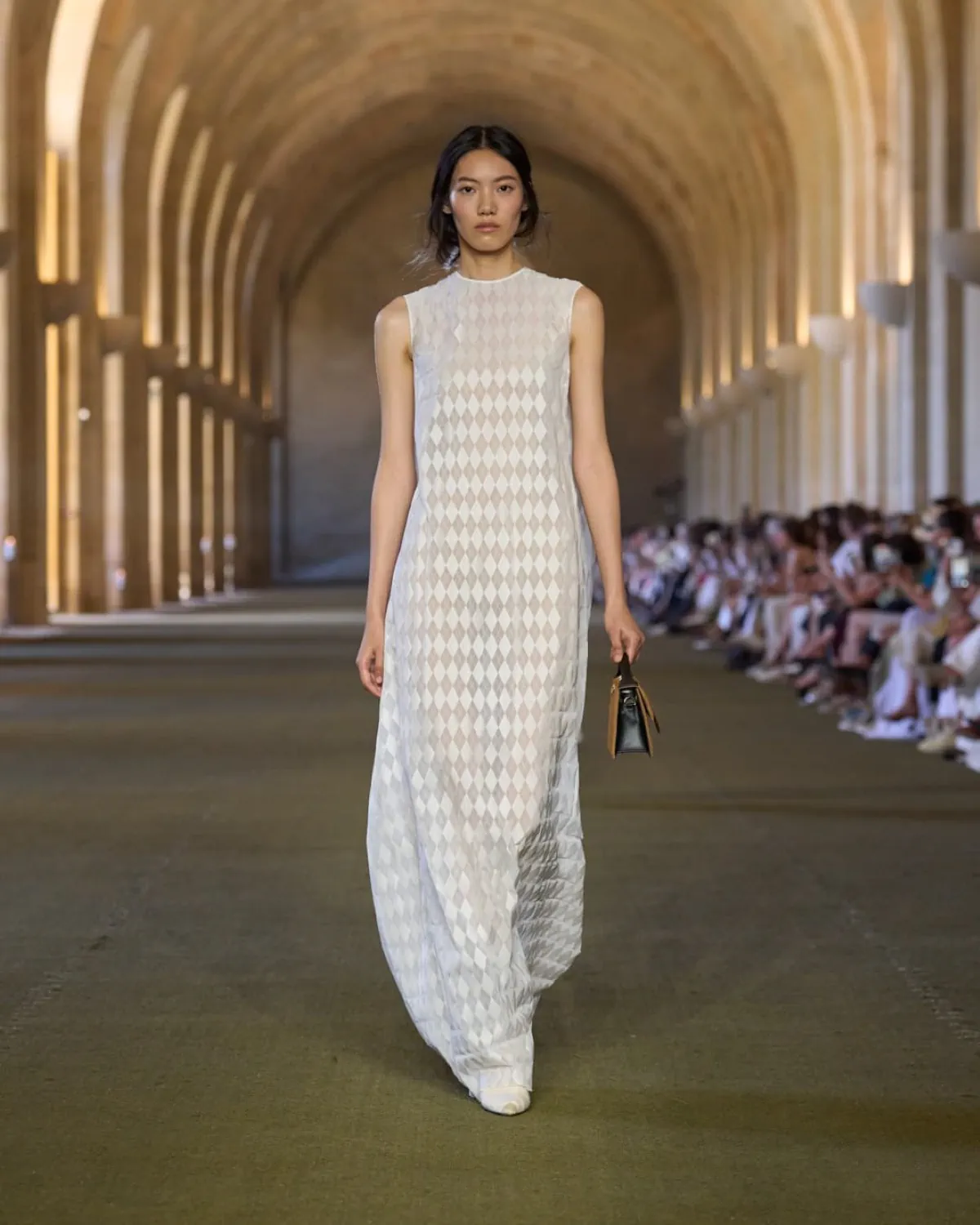 Jacquemus Xuân/Hè 2026 tôn vinh nguồn gốc của nhà thiết kế