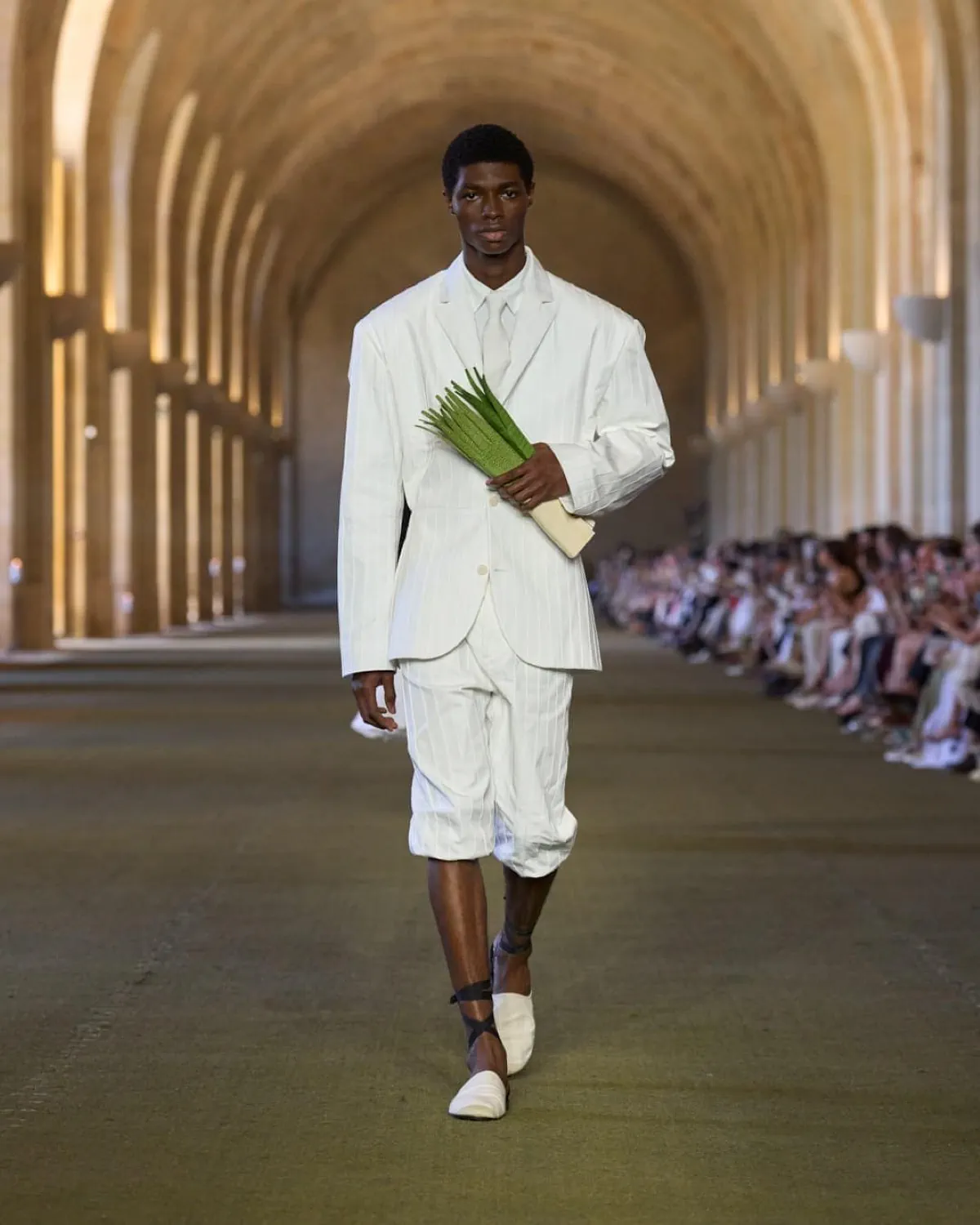 Jacquemus Xuân/Hè 2026 tôn vinh nguồn gốc của nhà thiết kế