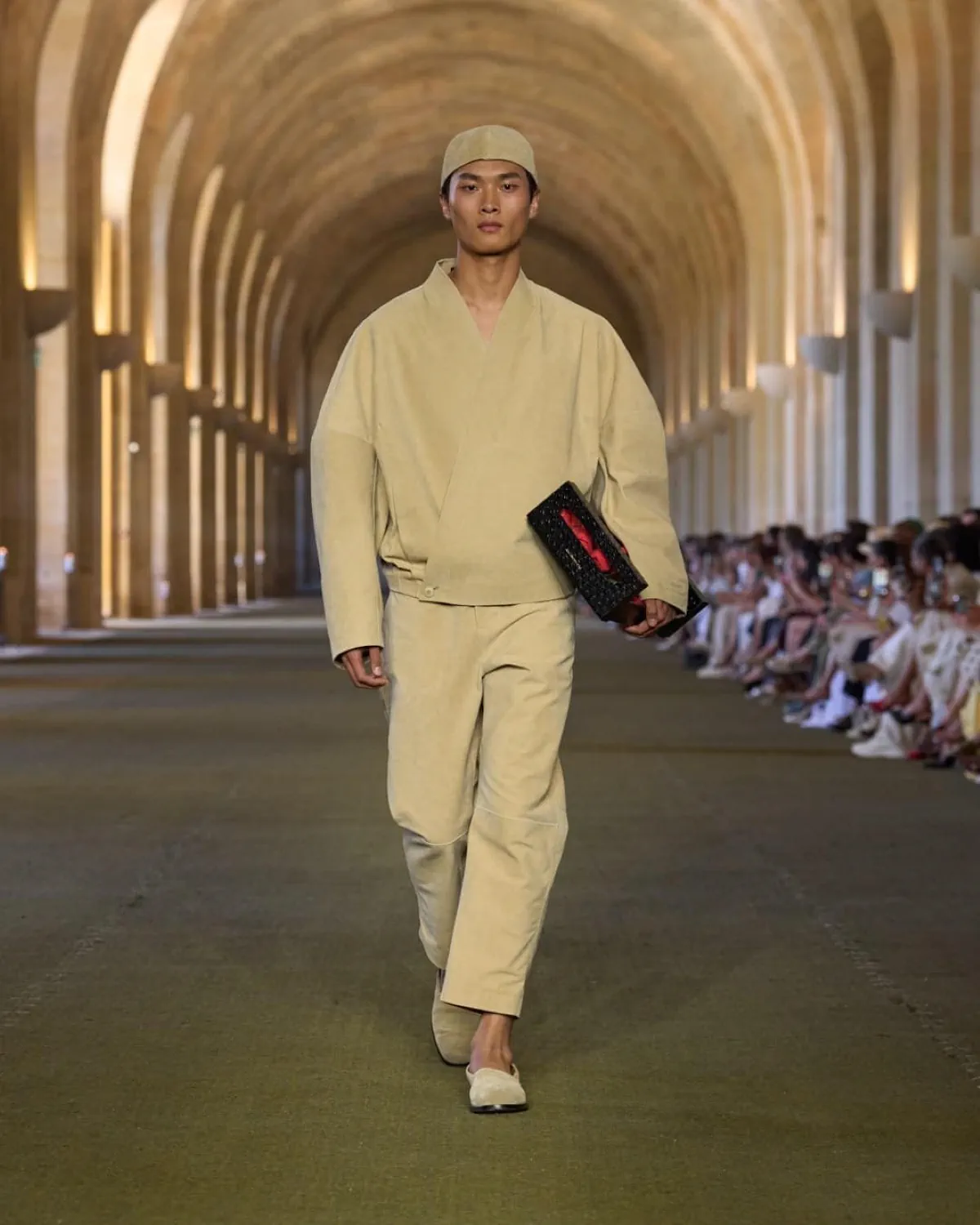 Jacquemus Xuân/Hè 2026 tôn vinh nguồn gốc của nhà thiết kế