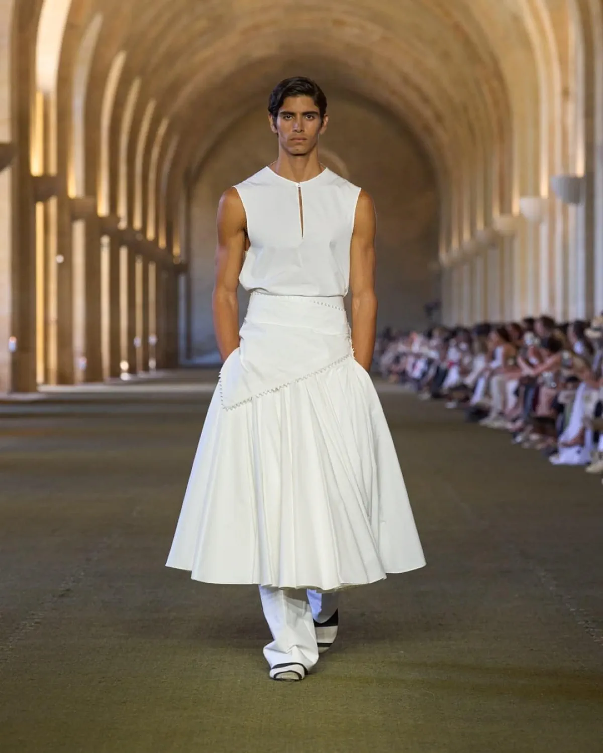 Jacquemus Xuân/Hè 2026 tôn vinh nguồn gốc của nhà thiết kế
