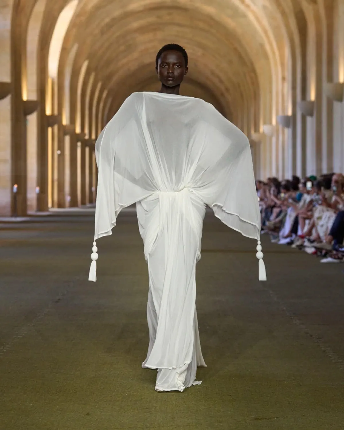 Jacquemus Xuân/Hè 2026 tôn vinh nguồn gốc của nhà thiết kế