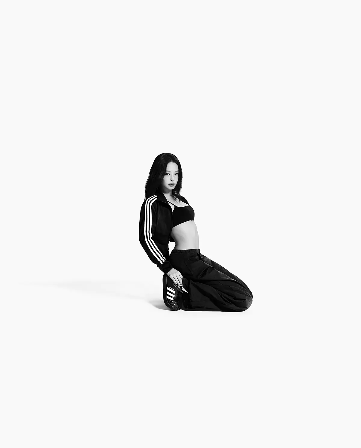 Jennie (Blackpink) cùng dàn sao khuấy động chiến dịch quảng cáo adidas Superstar mới Jennie (Blackpink) cùng dàn sao khuấy động chiến dịch quảng cáo adidas Superstar mới