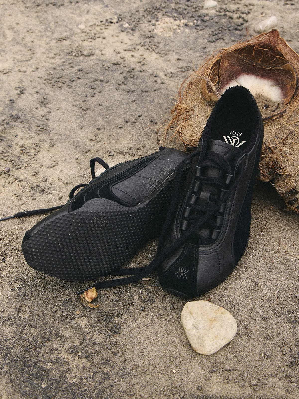 Kith Women và Puma làm mới mẫu giày H-Street kinh điển Kith Women và Puma làm mới mẫu giày H-Street kinh điển