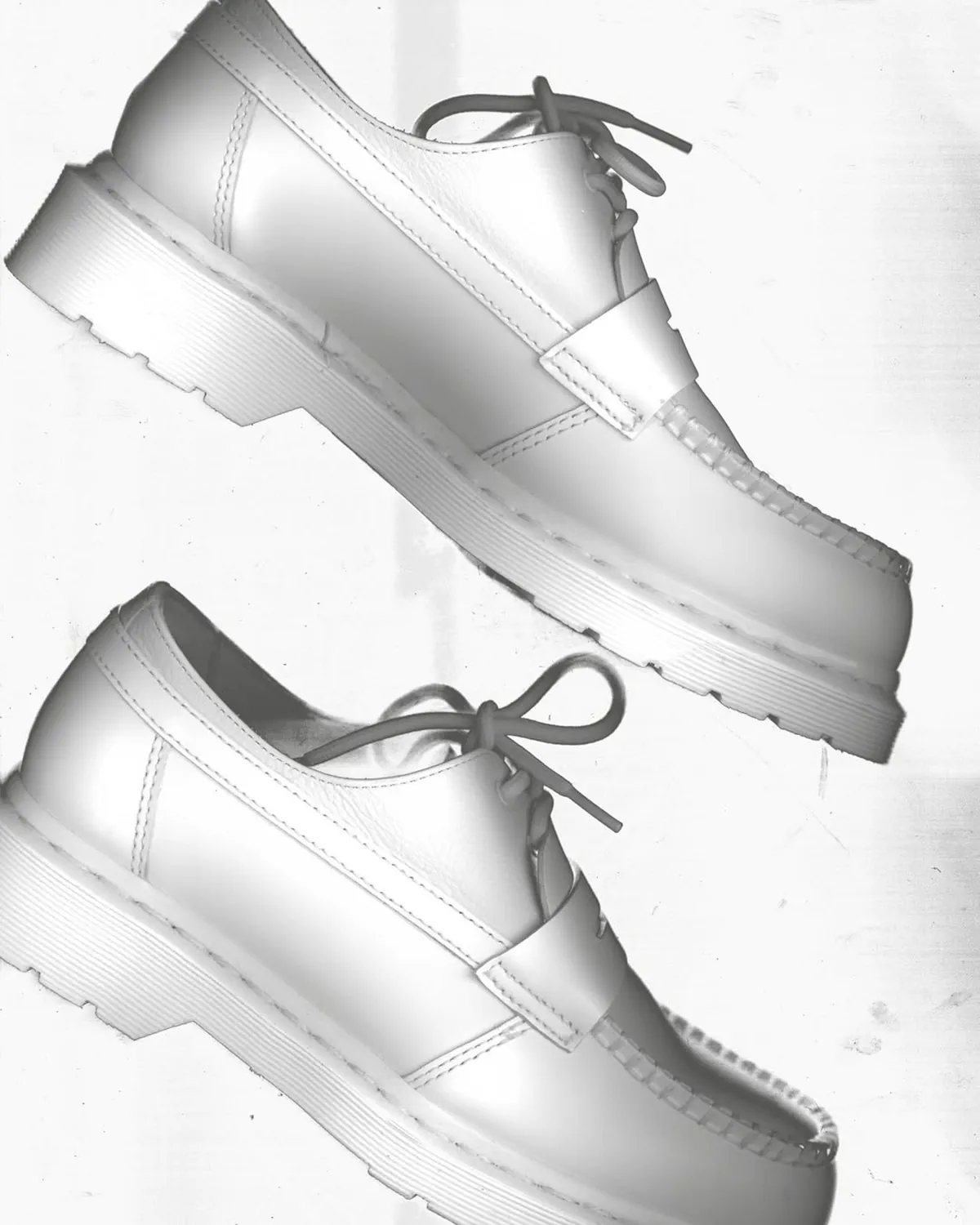 MM6 Maison Margiela lần thứ hai hợp tác cùng Dr. Martens MM6 Maison Margiela lần thứ hai hợp tác cùng Dr. Martens