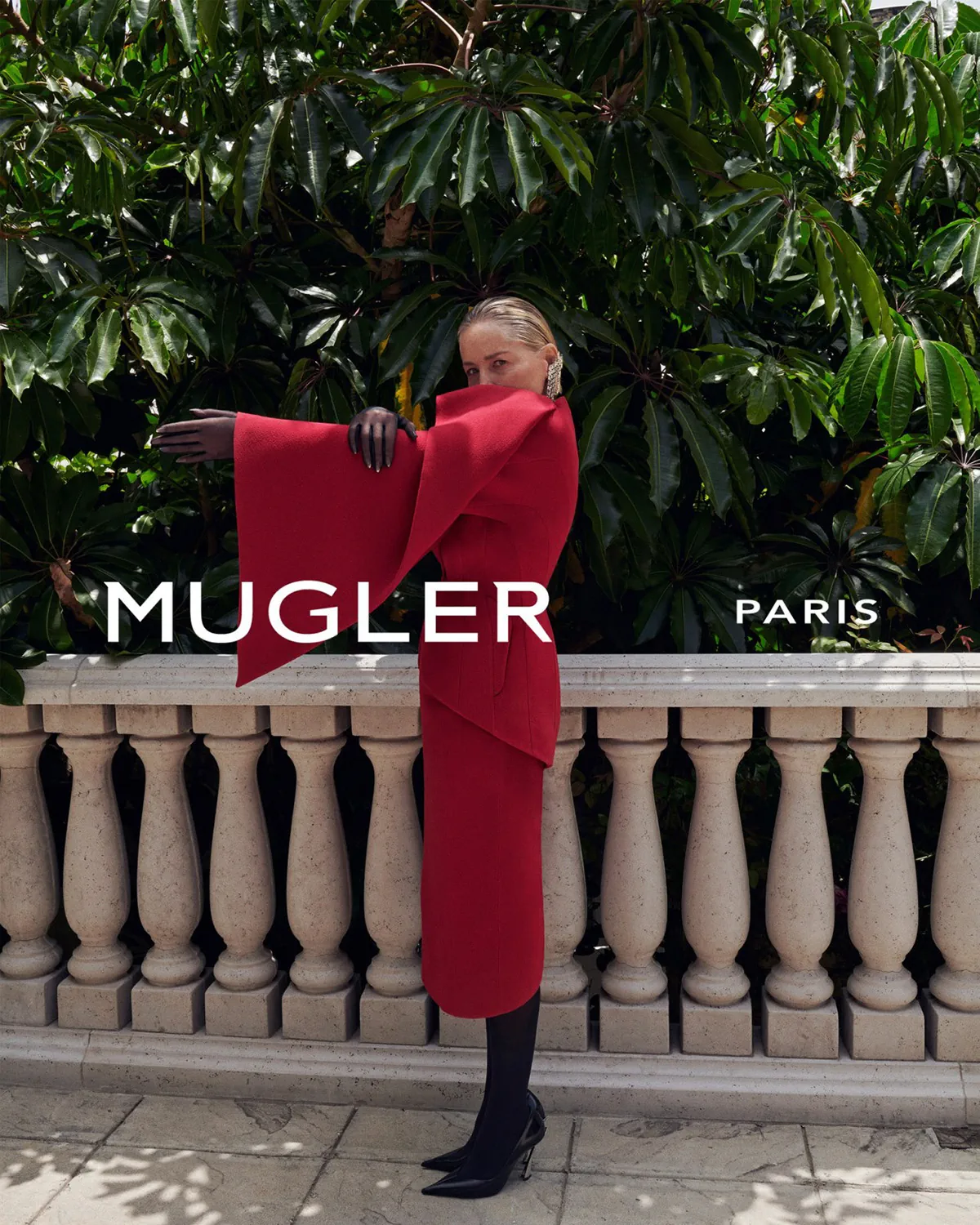 Mugler cùng Sharon Stone tôn vinh người sáng lập trong chiến dịch quảng cáo BST archive “Re/Edit” Mugler cùng Sharon Stone tôn vinh người sáng lập trong chiến dịch quảng cáo BST archive “Re/Edit”