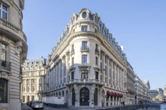 Ông chủ Zara chi 113 triệu đô mua lại khách sạn 5 sao ở Paris