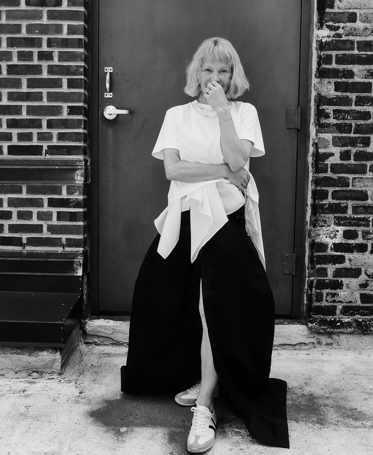 Harper's Bazaar Anh 07-08/2025: Pamela Anderson chụp bởi Pamela Hanson