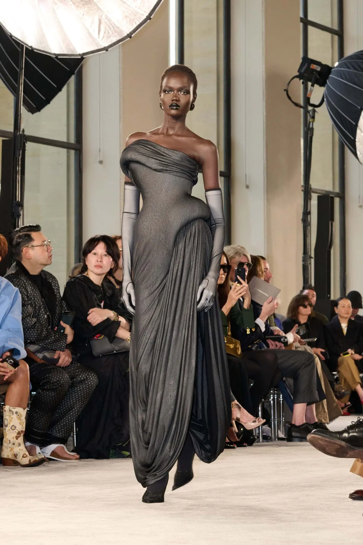 Schiaparelli Haute Couture Thu/Đông 2025