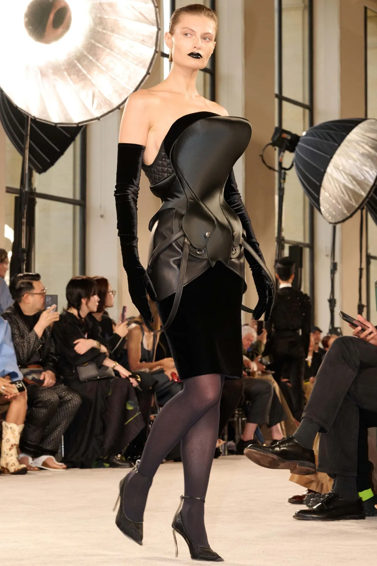 Schiaparelli Haute Couture Thu/Đông 2025