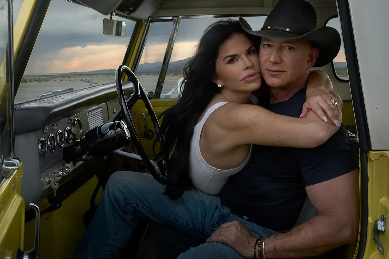 Tin đồn: Jeff Bezos mua lại tập đoàn sở hữu Vogue làm quà cưới cho Lauren Sanchez Tin đồn: Jeff Bezos mua lại tập đoàn sở hữu Vogue làm quà cưới cho Lauren Sanchez