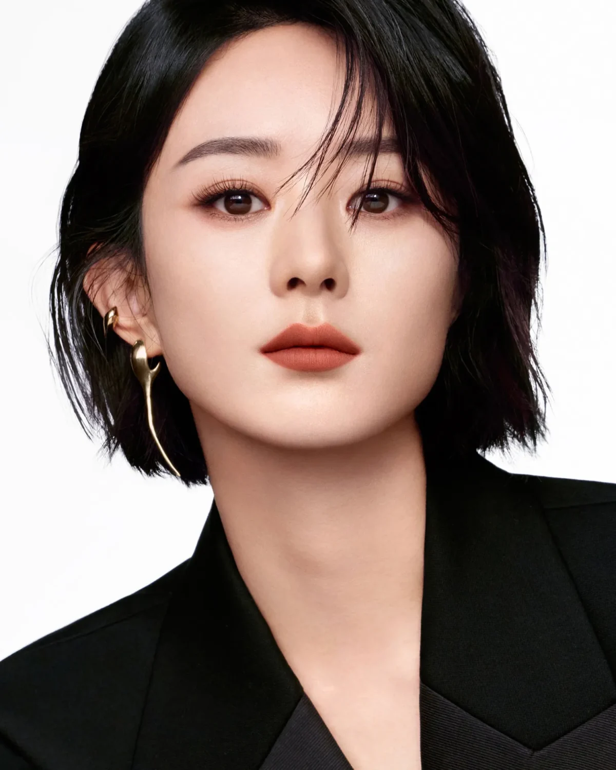 Triệu Lệ Dĩnh trở thành đại sứ thương hiệu toàn cầu của Givenchy Beauty