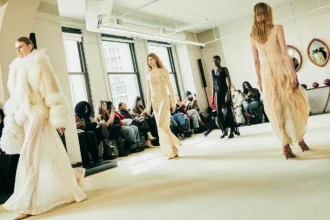 Tuần lễ thời trang New York Xuân/Hè 2026 hé lộ lịch trình diễn