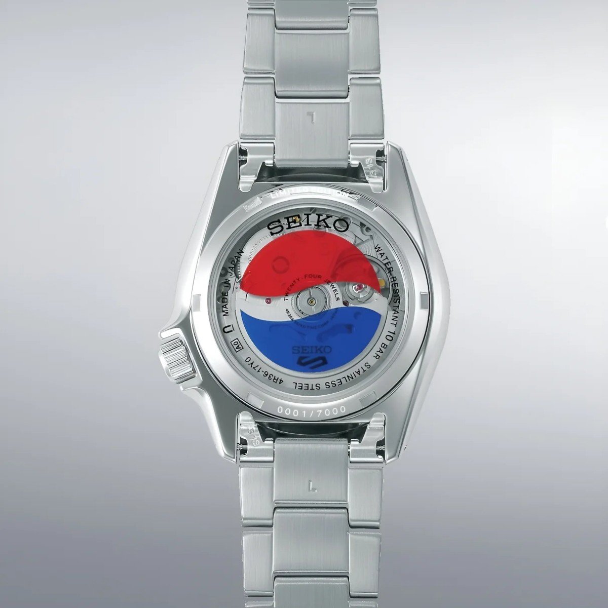 Đồng hồ Seiko 5 Sports x Pepsi định nghĩa lại một biểu tượng