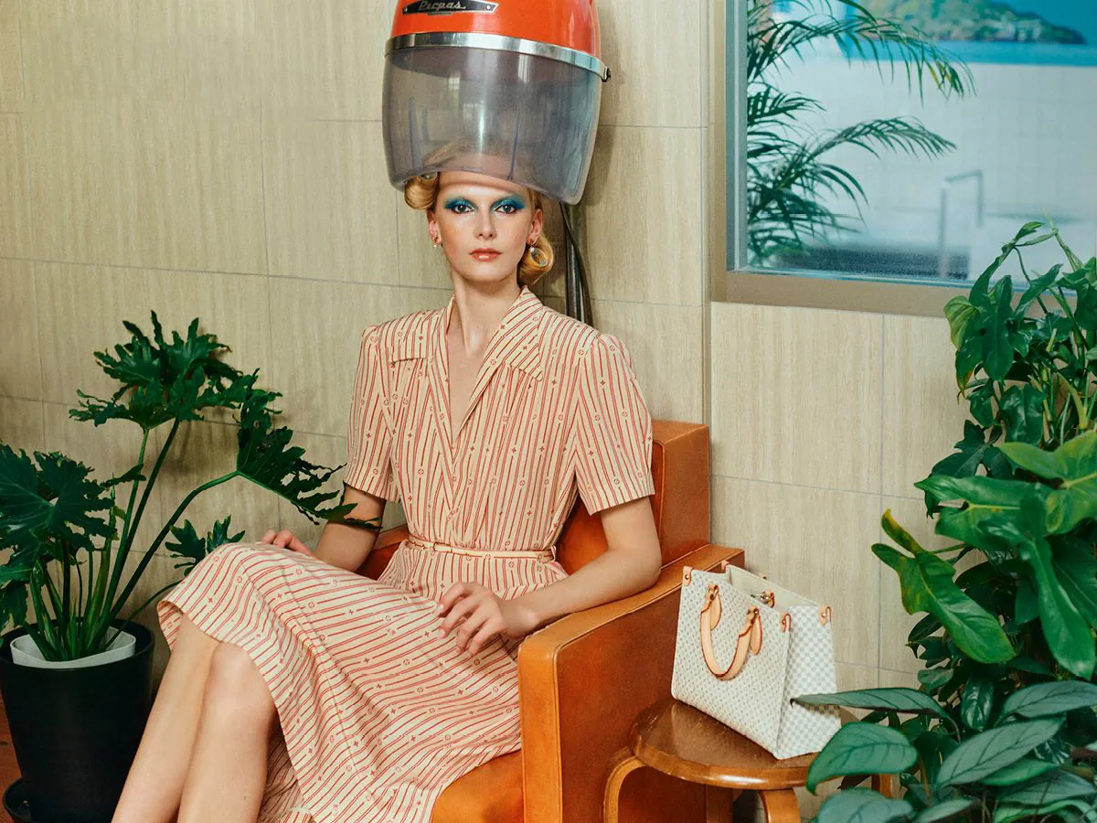 Vogue Nhật Bản 08/2025: Alex Consani mặc Louis Vuitton, chụp bởi Hyea W. Kang Vogue Nhật Bản 08/2025: Alex Consani mặc Louis Vuitton, chụp bởi Hyea W. Kang